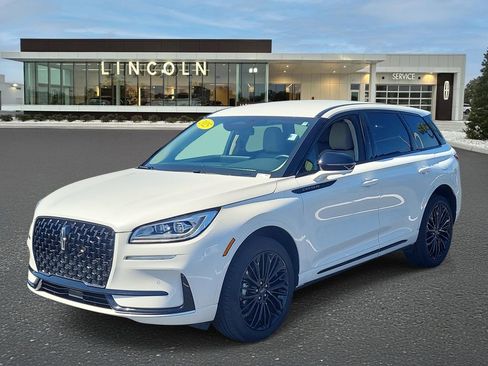 Used 2025 Lincoln Corsair Reserve w/ Jet Appearance Package image 2