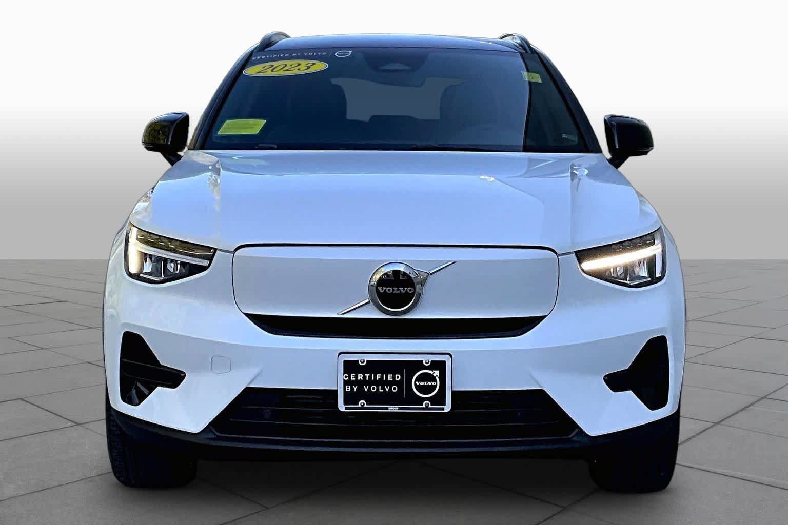 Used 2023 Volvo XC40 Recharge Core AWD/4WD image 3