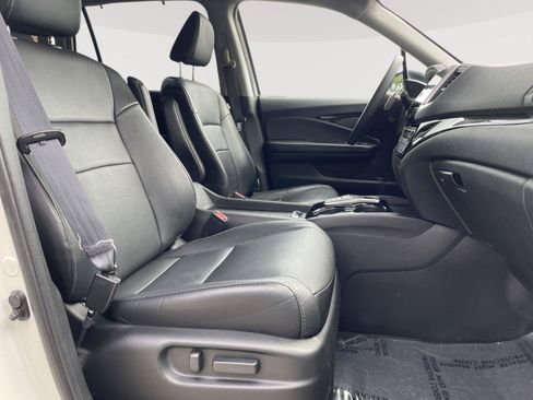 Used 2018 Honda Pilot Touring image 4