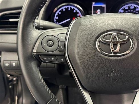 Used 2019 Toyota Camry SE w/ Carpet Mat Package FWD image 27