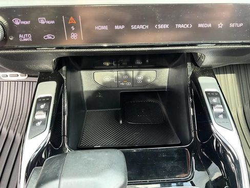 Used 2024 Kia Sorento SX Prestige AWD/4WD image 29