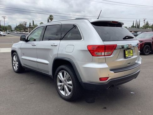 Used 2011 Jeep Grand Cherokee 70th Anniversary RWD image 22