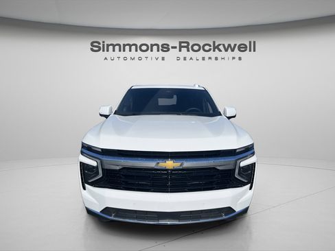 New 2026 Chevrolet Suburban LS image 2
