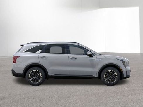 New 2026 Kia Sorento S image 7