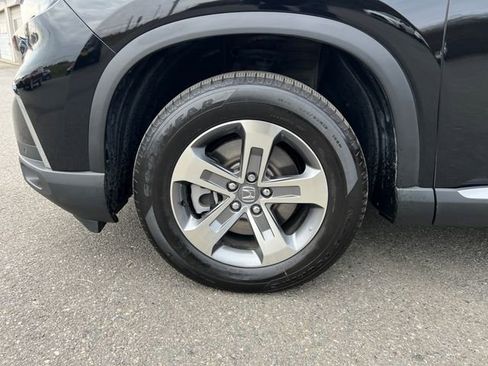 Used 2025 Honda Pilot EX-L image 32