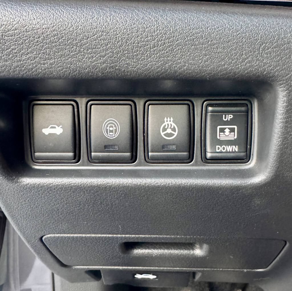 Used 2021 Nissan Maxima Platinum w/ 40th Anniversary Package FWD image 18