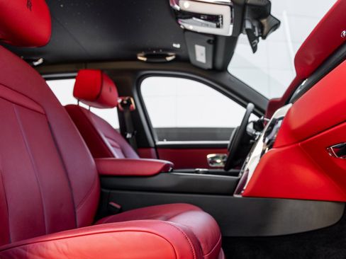 Used 2023 Rolls-Royce Cullinan image 49