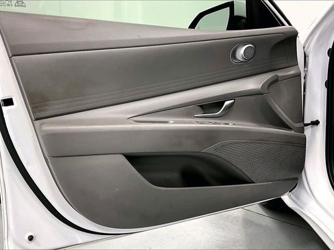 Used 2022 Hyundai Elantra Blue FWD image 20