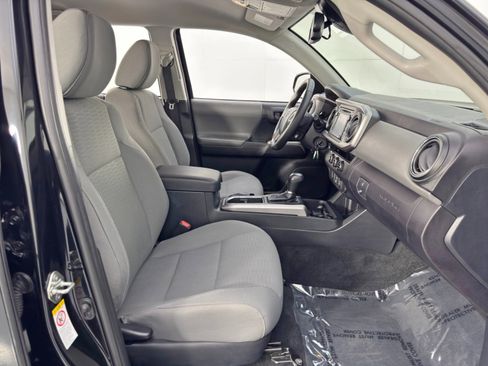 Used 2018 Toyota Tacoma SR5 image 14