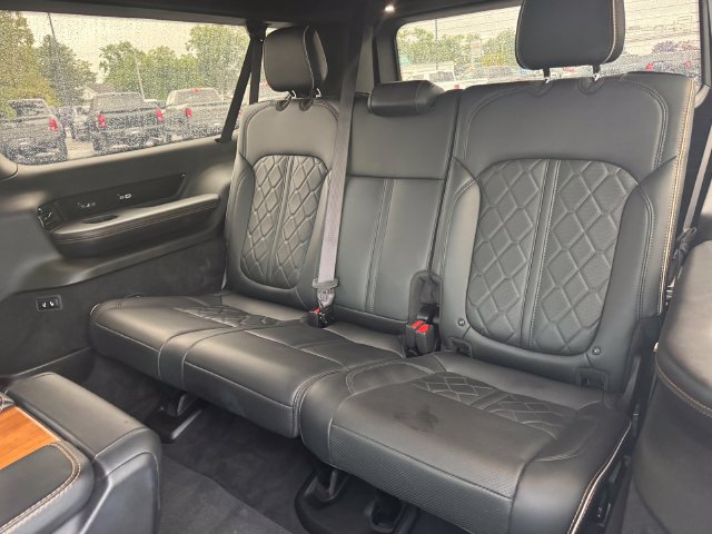 Used 2023 Jeep Grand Wagoneer L Series III w/ Rear Seat Video Group 1 AWD/4WD image 22