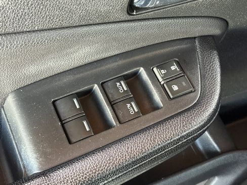 Used 2016 Honda Pilot Touring image 14
