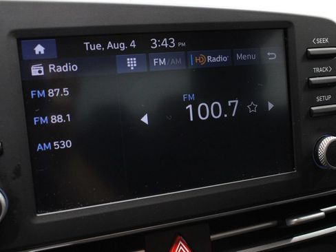 Used 2025 Hyundai Elantra SE FWD image 2