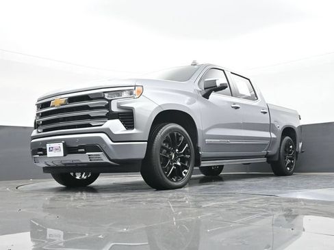 Used 2025 Chevrolet Silverado 1500 High Country AWD/4WD image 66