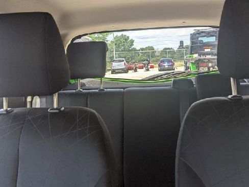 Used 2011 MAZDA MAZDA2 Sport image 3