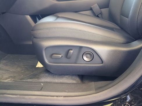 New 2026 Chevrolet Equinox LT w/ Convenience Package II FWD image 20