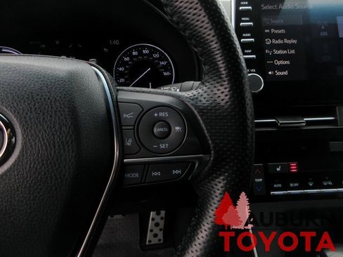 Used 2022 Toyota Avalon XSE image 17