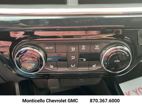 New 2026 Chevrolet Trax RS w/ Sunroof Package image 19