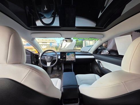 Used 2019 Tesla Model 3 Standard Range Plus image 12