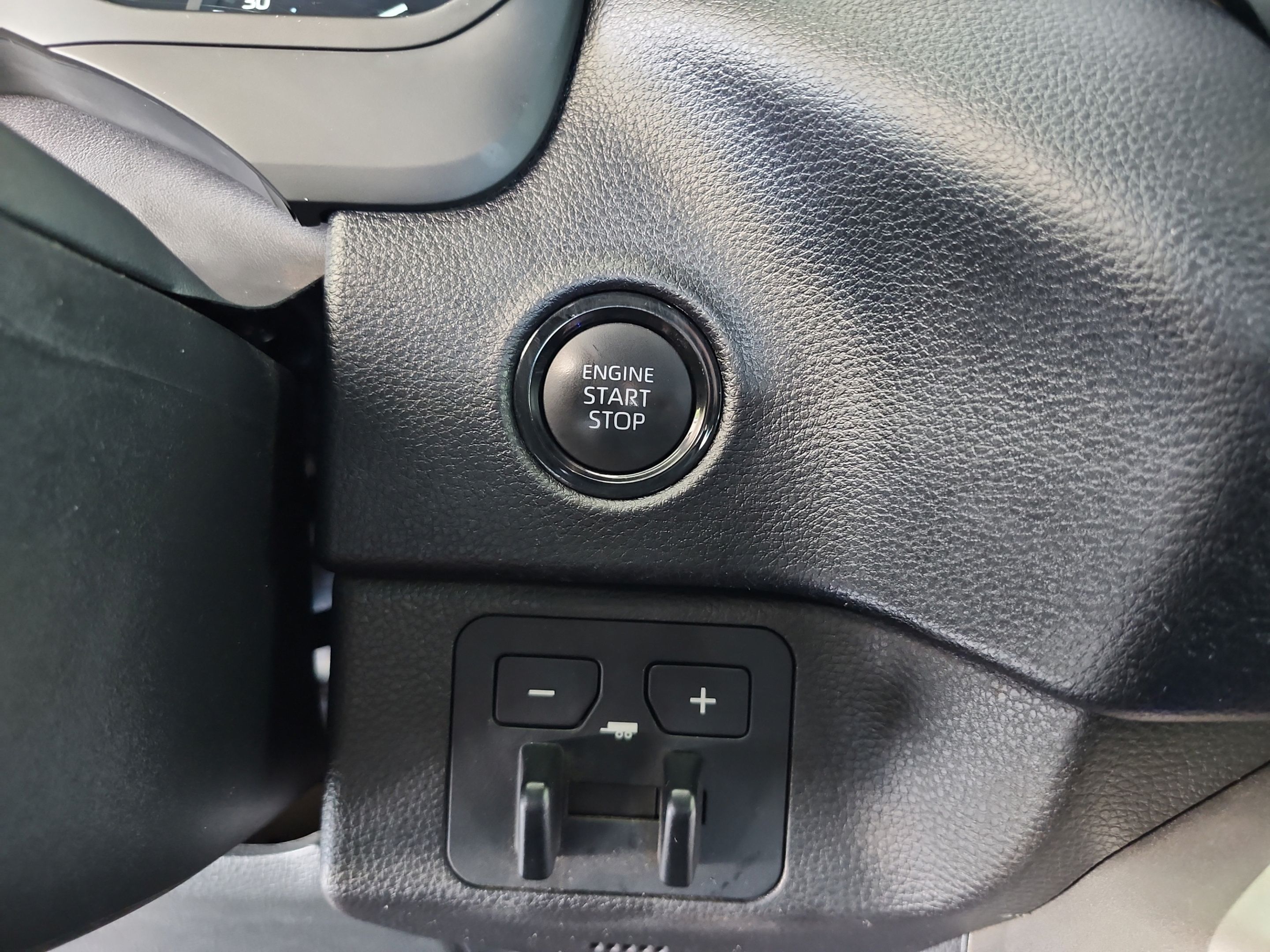 Used 2025 Toyota Tundra SR5 AWD/4WD image 26