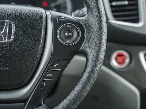 Used 2017 Honda Pilot LX image 27