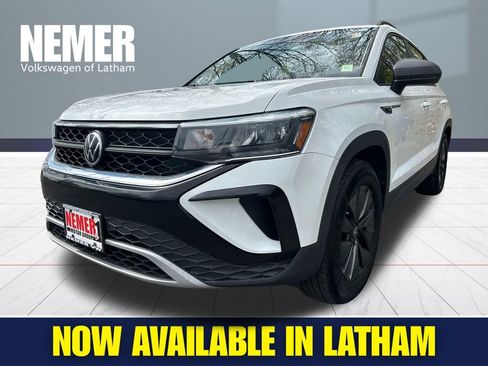 Used 2022 Volkswagen Taos S AWD/4WD image 1