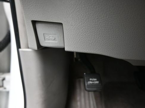 Used 2011 Toyota Camry LE FWD image 23