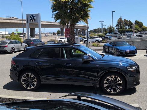Used 2025 Audi Q8 Prestige AWD/4WD image 5