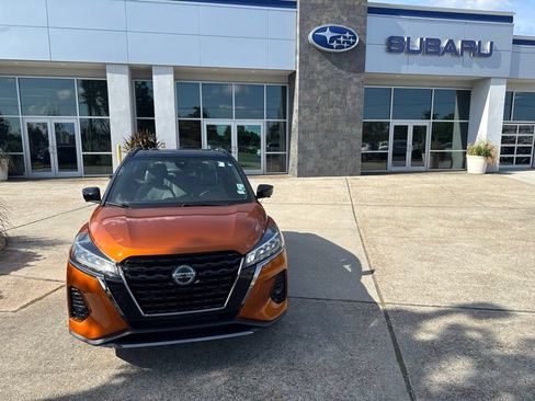 Used 2021 Nissan Kicks SR w/ SR Premium Package FWD image 2