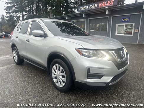 Used 2017 Nissan Rogue S image 1