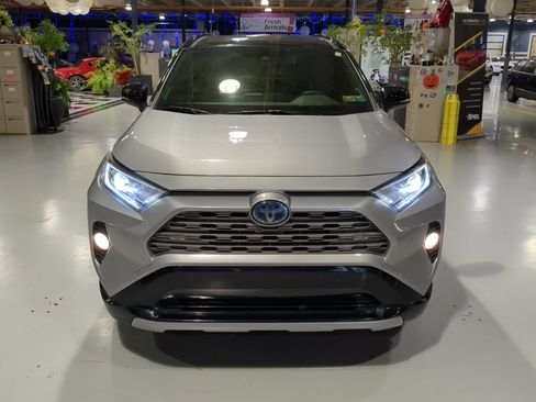 Used 2020 Toyota RAV4 XSE AWD/4WD image 3