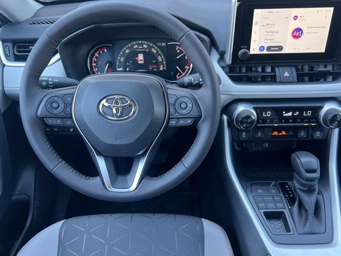 Used 2025 Toyota RAV4 XLE w/ Convenience Package AWD/4WD image 11