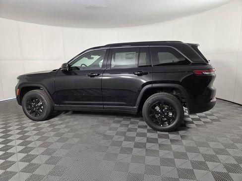 New 2026 Jeep Grand Cherokee Altitude RWD image 8