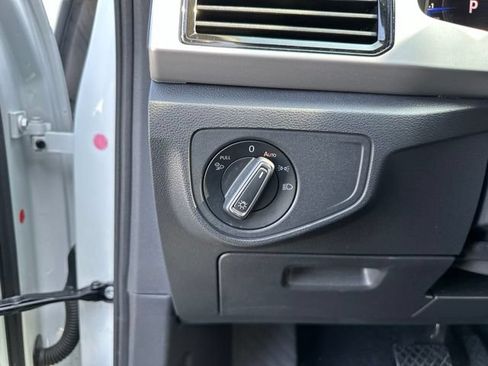 Used 2023 Volkswagen Atlas Cross Sport SE FWD image 21