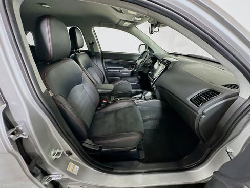 Used 2025 Mitsubishi Outlander Sport SE AWD/4WD image 28