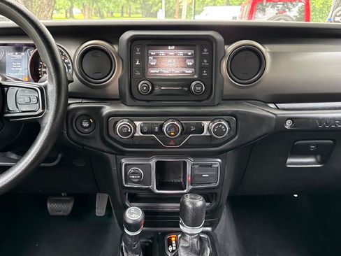 Used 2018 Jeep Wrangler Unlimited Sport AWD/4WD image 27
