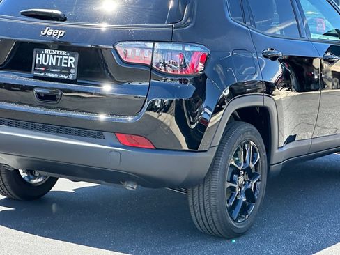 New 2026 Jeep Compass Latitude AWD/4WD image 8