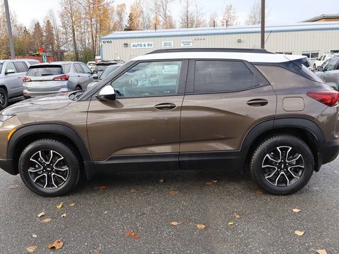 Used 2022 Chevrolet TrailBlazer ACTIV image 2