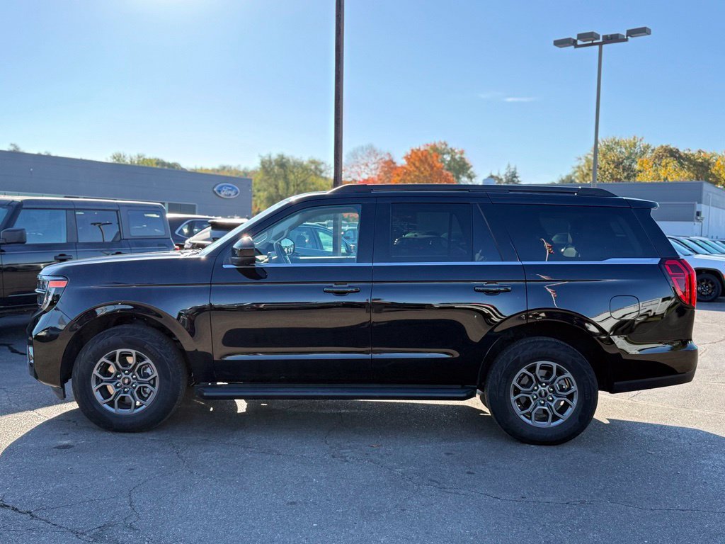 Used 2025 Ford Expedition Active AWD/4WD image 39