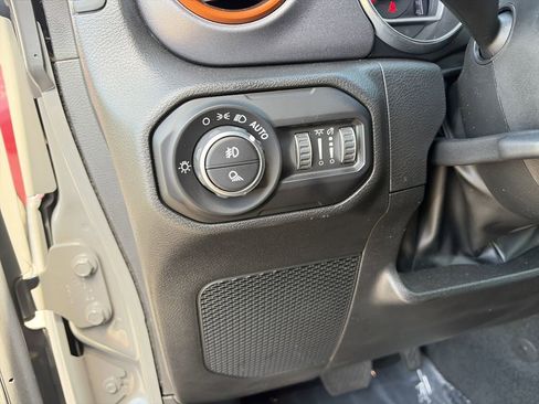 Used 2022 Jeep Gladiator Mojave w/ Auxiliary Switch Group AWD/4WD image 20