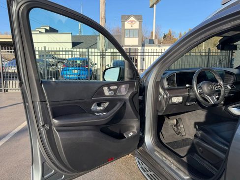 Used 2020 Mercedes-Benz GLS 450 4MATIC image 21