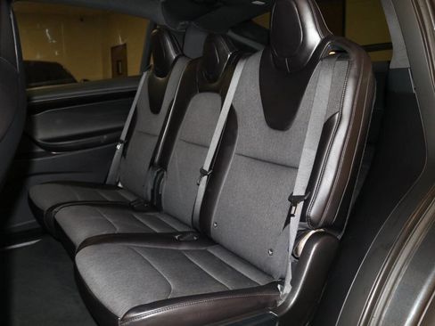 Used 2018 Tesla Model X 75D image 19