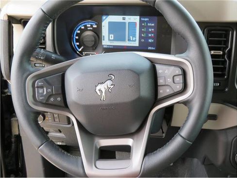 Used 2021 Ford Bronco Big Bend image 12