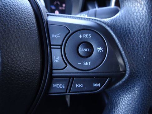 Used 2021 Toyota Corolla LE image 18