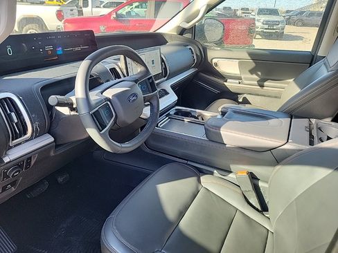 Used 2025 Ford Expedition Max Active image 3