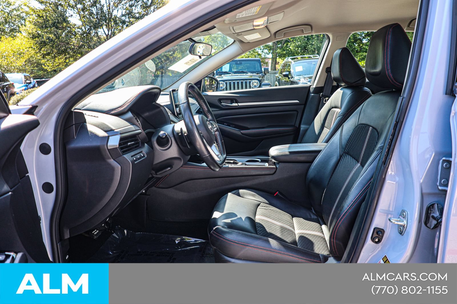 Used 2024 Nissan Altima 2.5 SR FWD image 17