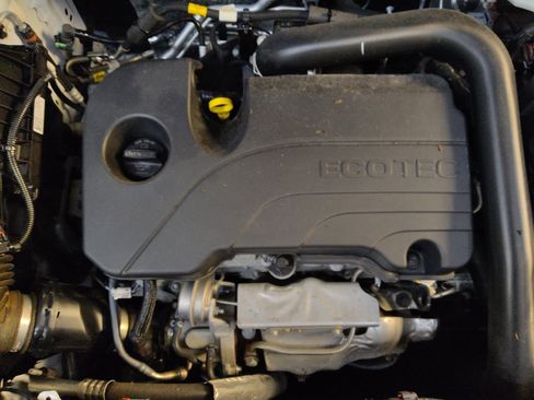 Used 2024 Chevrolet Equinox LS w/ LS Convenience Package FWD image 30