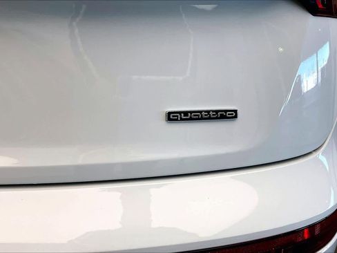 Certified 2025 Audi Q5 2.0T Premium Plus w/ Premium Plus Package image 9