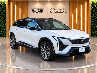 Used 2025 Cadillac Optiq Luxury 2