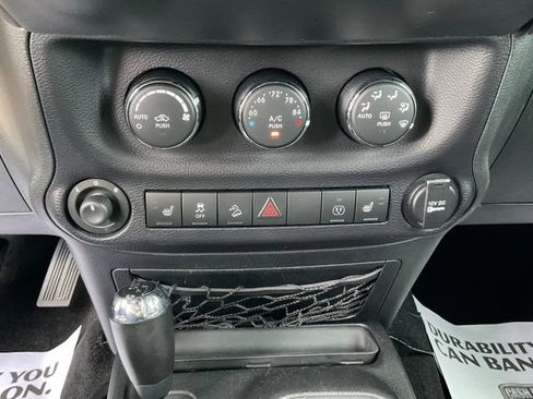 Used 2015 Jeep Wrangler Unlimited Rubicon AWD/4WD image 20