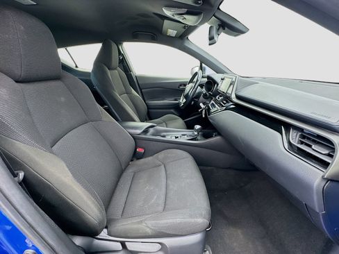 Used 2018 Toyota C-HR XLE image 18